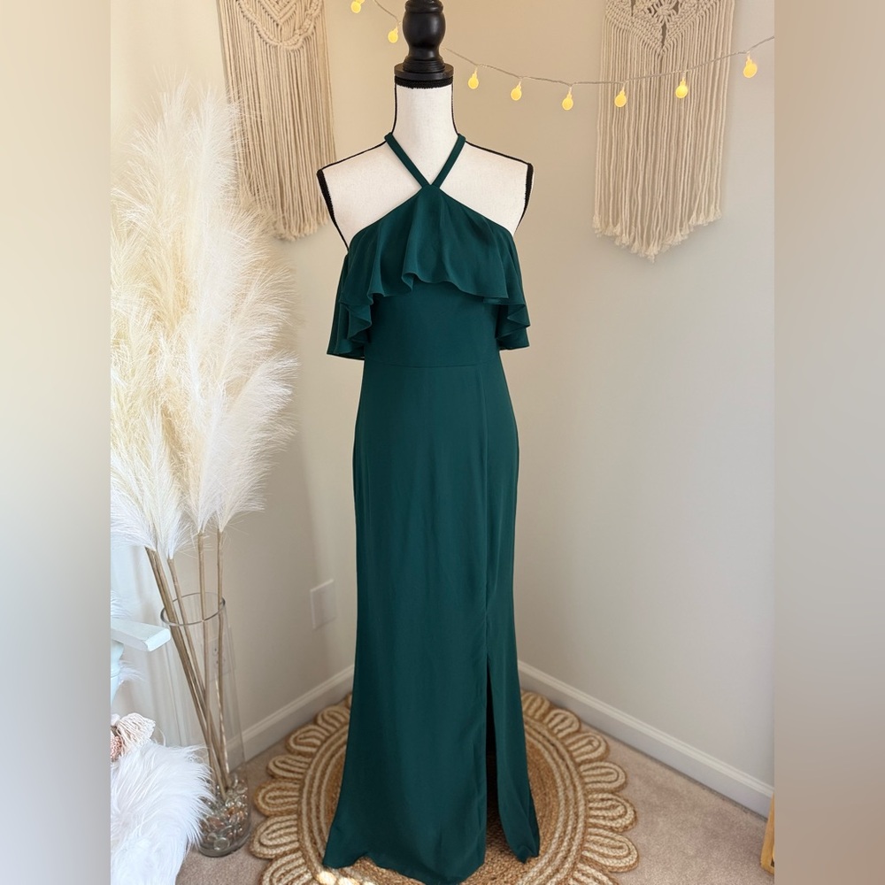 🌾 Vince Camuto Green Halter‎ Maxi Gown